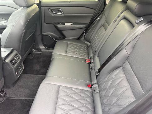 Used 2024 Nissan Rogue Platinum w/ Platinum Premium Package AWD/4WD image 11