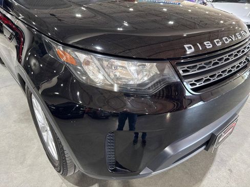 Used 2018 Land Rover Discovery SE image 32