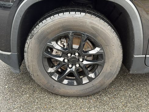 Used 2021 Chevrolet Traverse LT AWD/4WD image 11