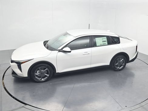 New 2026 Kia K4 FWD image 47