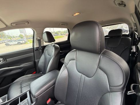 Used 2022 Kia Sorento S FWD image 13