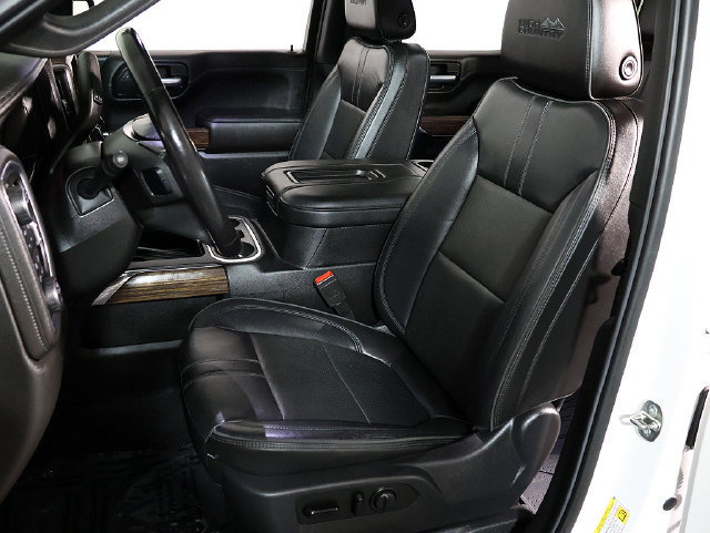 Used 2020 Chevrolet Silverado 1500 High Country w/ Technology Package AWD/4WD image 4