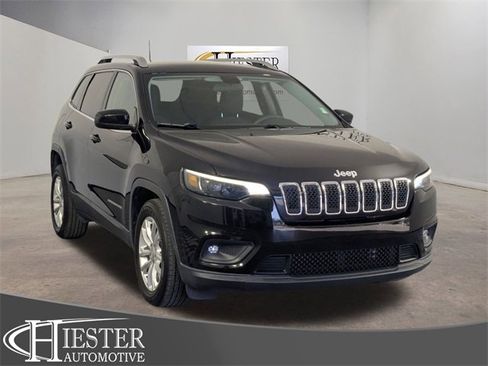 Used 2019 Jeep Cherokee Latitude w/ Popular Appearance Group image 1
