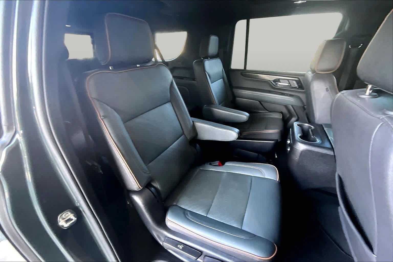 Used 2025 GMC Yukon XL AT4 w/ AT4 Premium Package AWD/4WD image 20