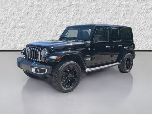 Used 2023 Jeep Wrangler Unlimited Sahara AWD/4WD image 7