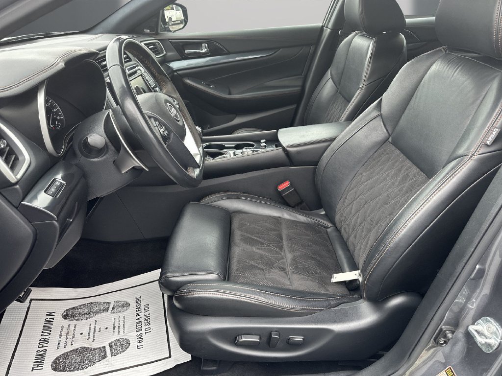 Used 2023 Nissan Maxima SR w/ Sport Mat Group FWD image 12