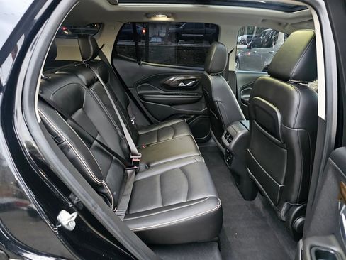 Used 2018 GMC Terrain Denali w/ Advanced Safety Package image 27