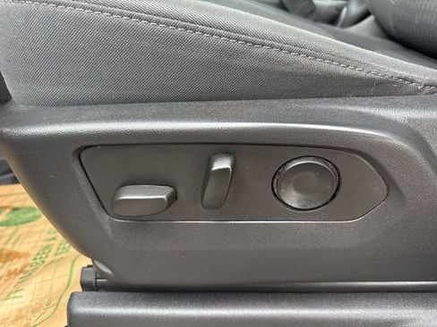 Used 2022 Chevrolet Silverado 1500 Custom image 17