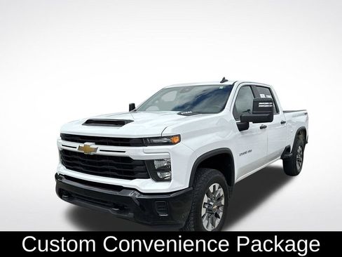 Used 2024 Chevrolet Silverado 2500 Custom w/ Custom Convenience Package AWD/4WD image 2