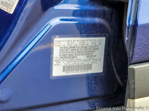 Used 2019 Nissan Kicks SR w/ SR Premium Package FWD image 32