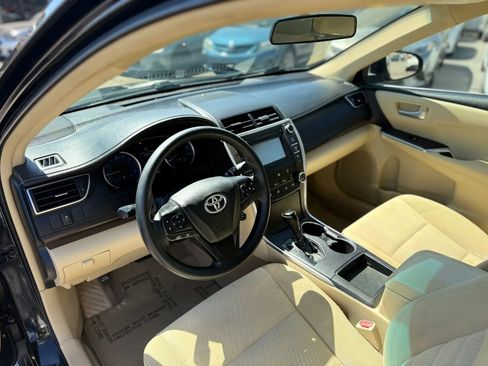 Used 2017 Toyota Camry LE image 12
