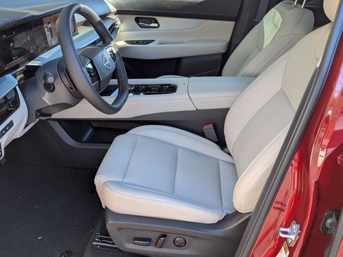 Certified 2025 Nissan Murano SL image 17