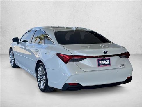 Used 2019 Toyota Avalon Limited w/ Advanced Safety Package FWD image 3