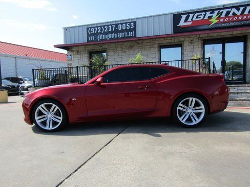 Used 2016 Chevrolet Camaro LT RWD image 2