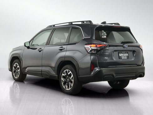 Used 2025 Subaru Forester Premium AWD/4WD image 3