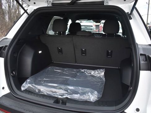 New 2026 Chevrolet Equinox LT w/ Safety and Technology Package AWD/4WD image 17