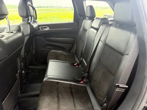 Used 2019 Jeep Grand Cherokee Altitude AWD/4WD image 14