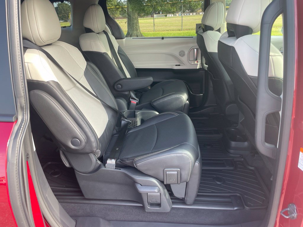 New 2026 Toyota Sienna Limited FWD image 16