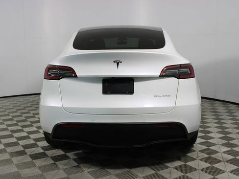 Used 2022 Tesla Model Y Long Range AWD/4WD image 34