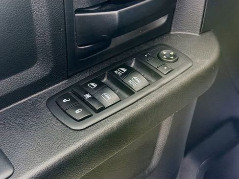 Used 2017 RAM 2500 Tradesman w/ Chrome Appearance Group image 17