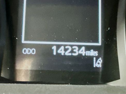 Used 2023 Toyota Camry SE image 19