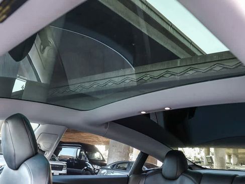 Used 2018 Tesla Model 3 Long Range image 24