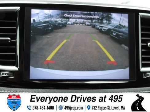 Used 2025 Chrysler Pacifica Limited FWD image 37