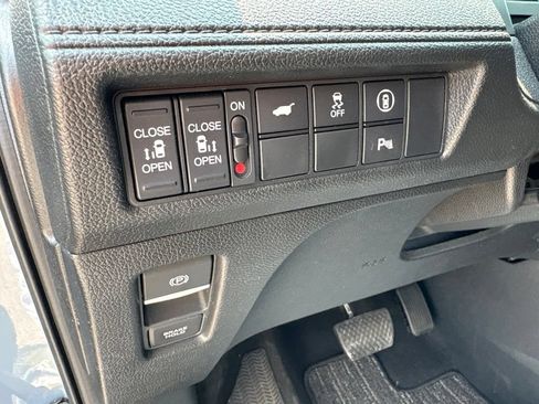 Used 2023 Honda Odyssey Touring image 21