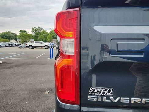 Used 2021 Chevrolet Silverado 1500 Custom AWD/4WD image 13
