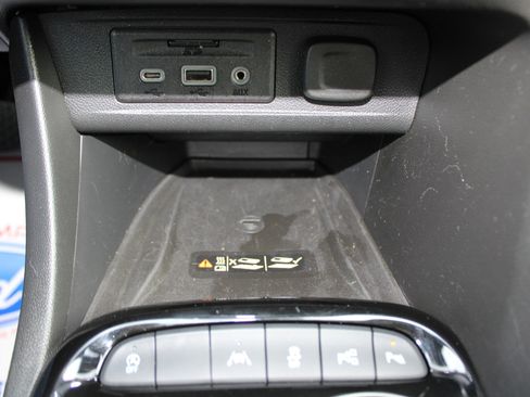 Used 2020 Buick Encore GX Essence w/ Experience Buick Package image 27