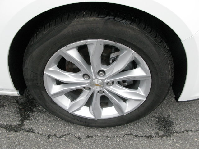 Used 2024 Chevrolet Malibu LT FWD image 10