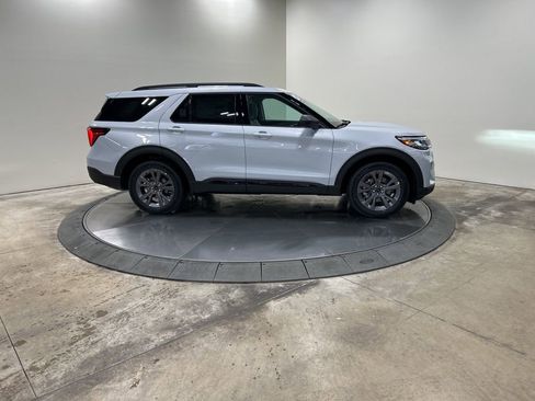 New 2026 Ford Explorer Active w/ Active Comfort Package image 5