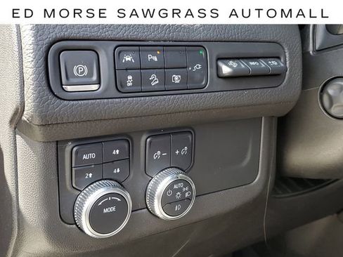 Used 2022 GMC Yukon XL Denali image 23