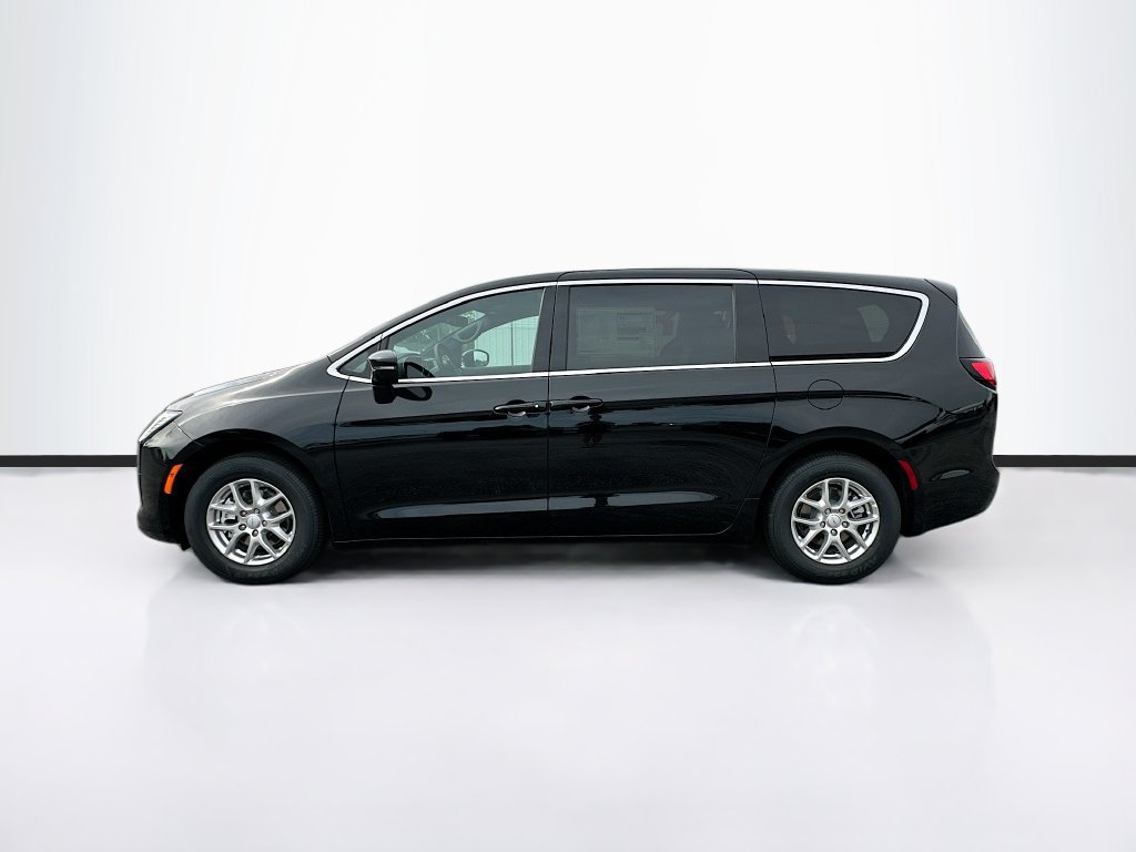 New 2027 Chrysler Pacifica Select FWD image 5