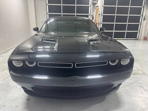Used 2017 Dodge Challenger R/T RWD image 2