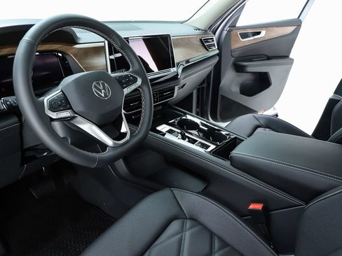 New 2026 Volkswagen Atlas SE FWD image 59
