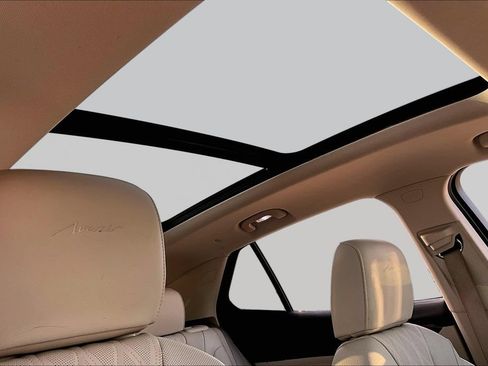 Used 2023 Buick Envision Avenir FWD image 17