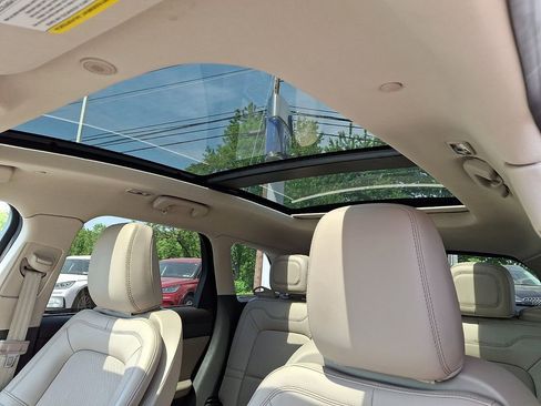 Certified 2024 Lincoln Corsair Grand Touring AWD/4WD image 14