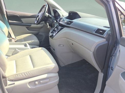 Used 2011 Honda Odyssey EX-L image 17
