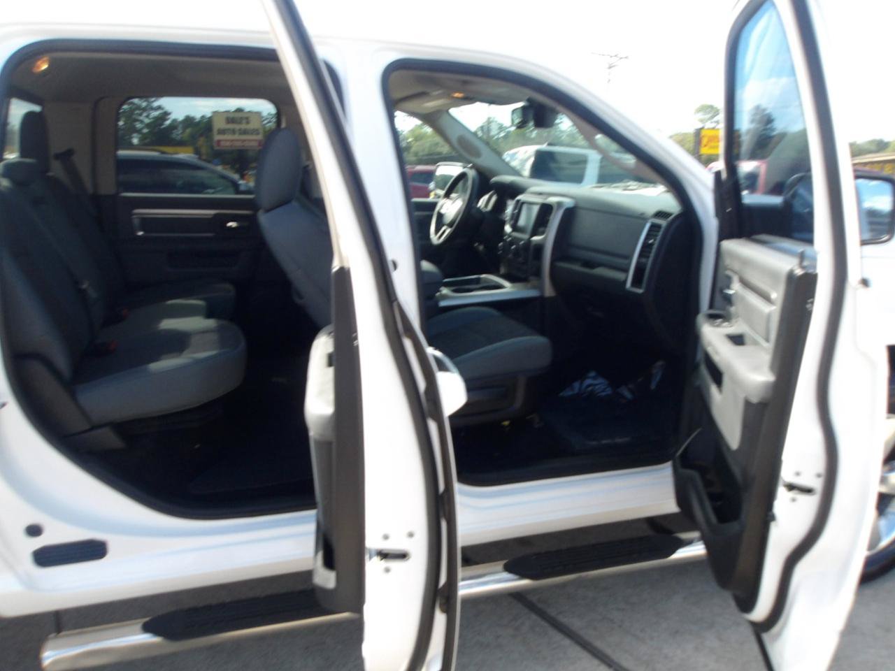 Used 2015 RAM 1500 SLT AWD/4WD image 6