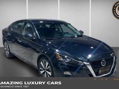 Used 2022 Nissan Altima 2.5 SV
