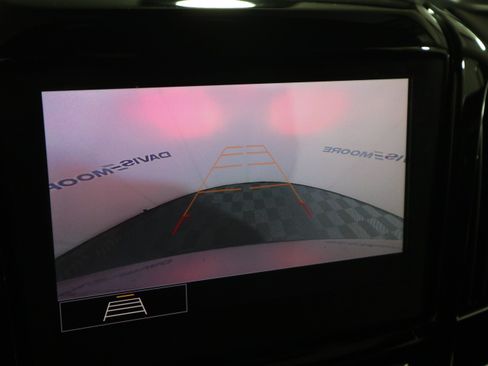 Used 2020 Chevrolet Traverse LT FWD image 25