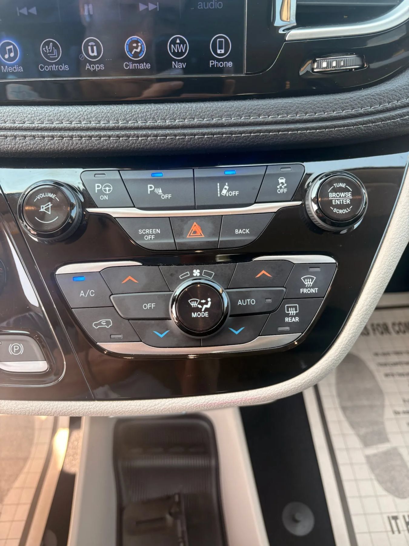 Used 2017 Chrysler Pacifica Limited w/ Advanced Safetytec Group FWD image 20