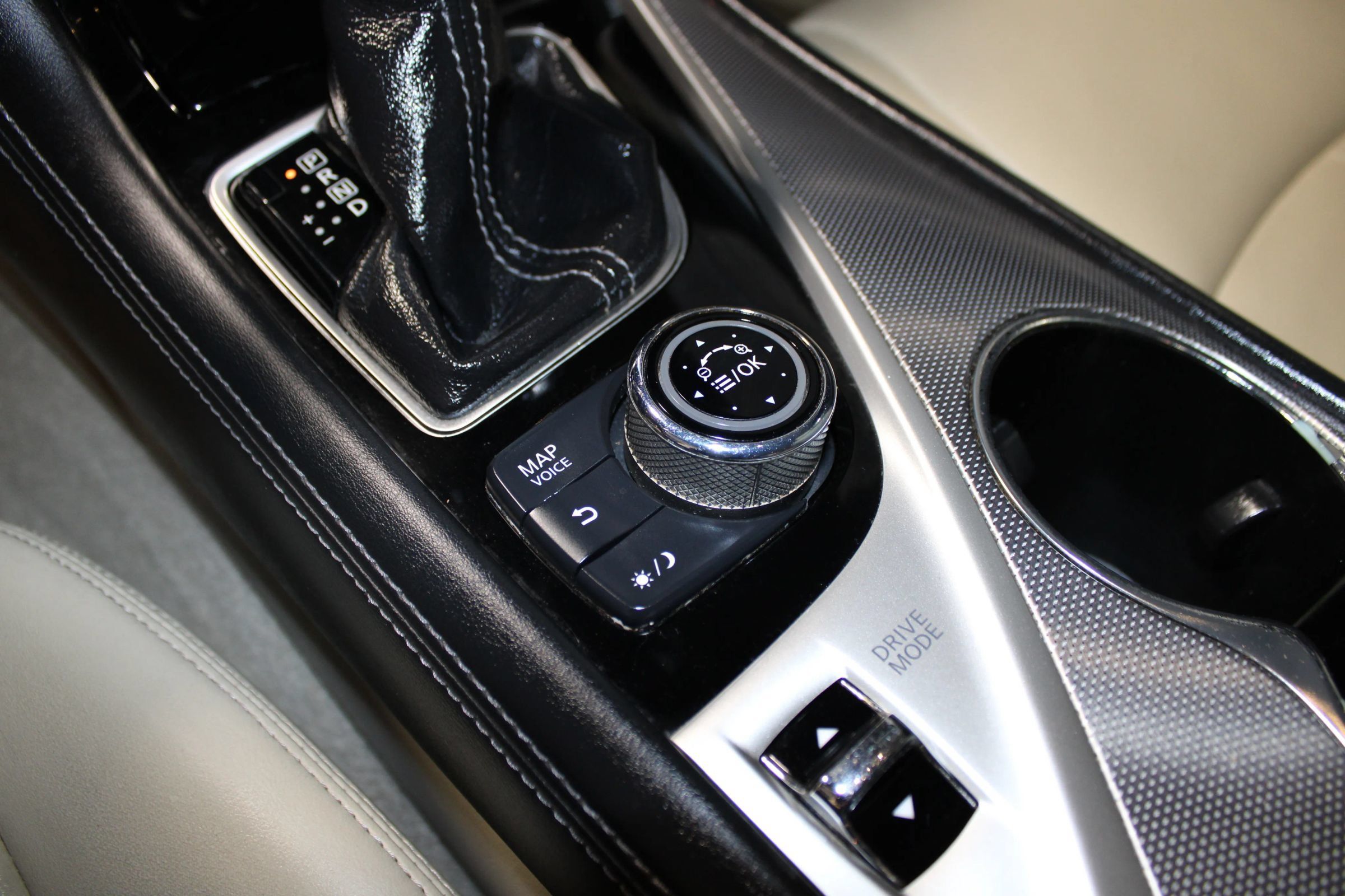 Used 2014 INFINITI Q50 Premium w/ Navigation Package AWD/4WD image 20