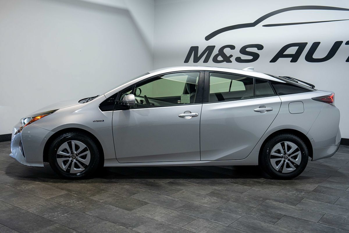 Used 2017 Toyota Prius Two w/ Prius Two Safety Plus Package FWD image 25