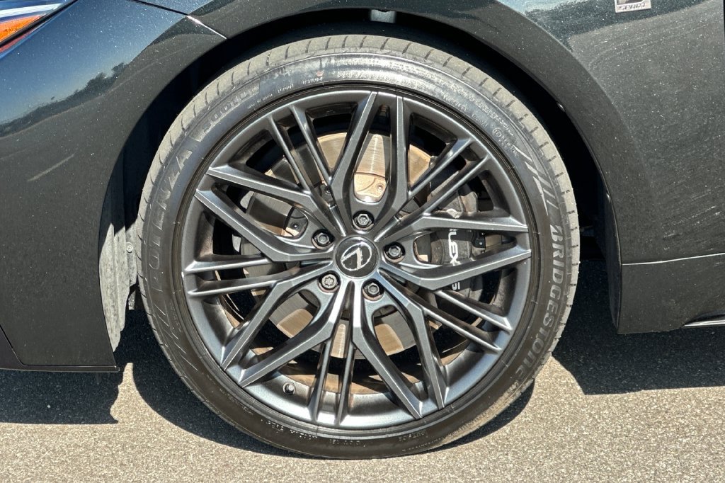Used 2025 Lexus IS 500 RWD image 25