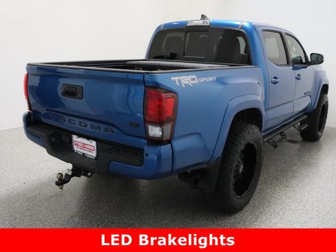 Used 2018 Toyota Tacoma TRD Sport w/ Technology Package image 7