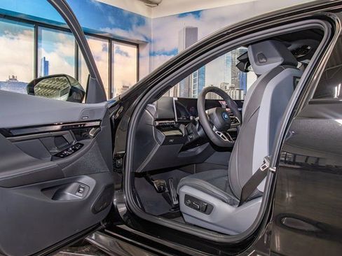 New 2026 BMW 550e xDrive w/ Premium Package image 13