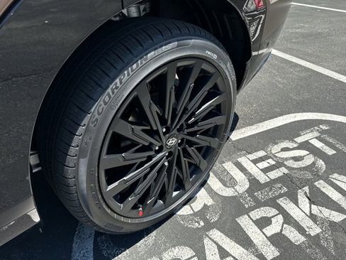 Used 2024 Hyundai Santa Fe Calligraphy image 18