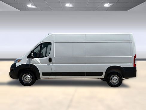 Used 2025 RAM ProMaster 2500 w/ Convenience Group FWD image 2